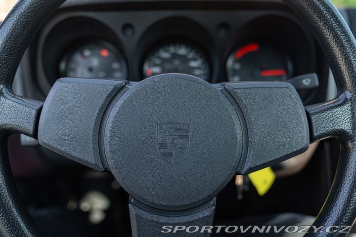 Porsche 924 1983