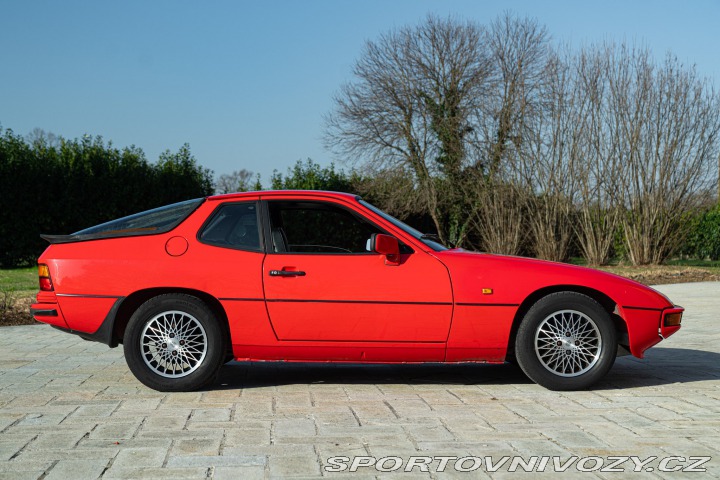 Porsche 924 1983