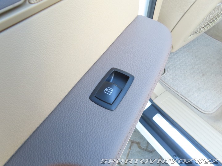 Mercedes-Benz Ostatní modely R R 500 4MATIC 2008