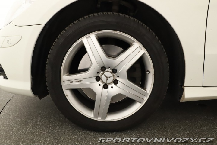 Mercedes-Benz Ostatní modely R R 500 4MATIC 2008