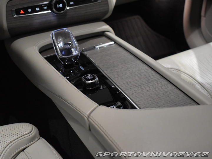 Volvo Ostatní modely XC90 2,0 B6 AWD Plus vzduch,pa 2022