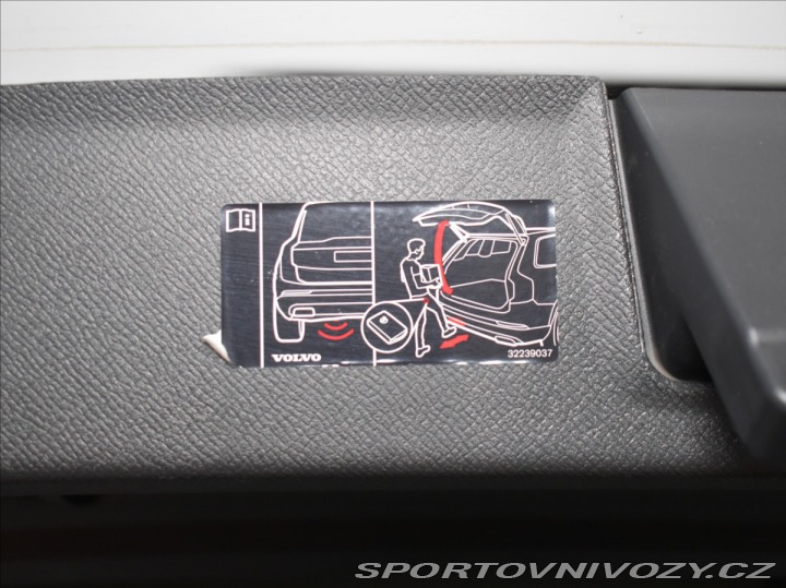 Volvo Ostatní modely XC90 2,0 B6 AWD Plus vzduch,pa 2022