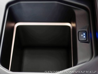 Ostatní značky Ostatní modely Land Rover Defender  P400e X-Dynamic HSE *Pan 2023