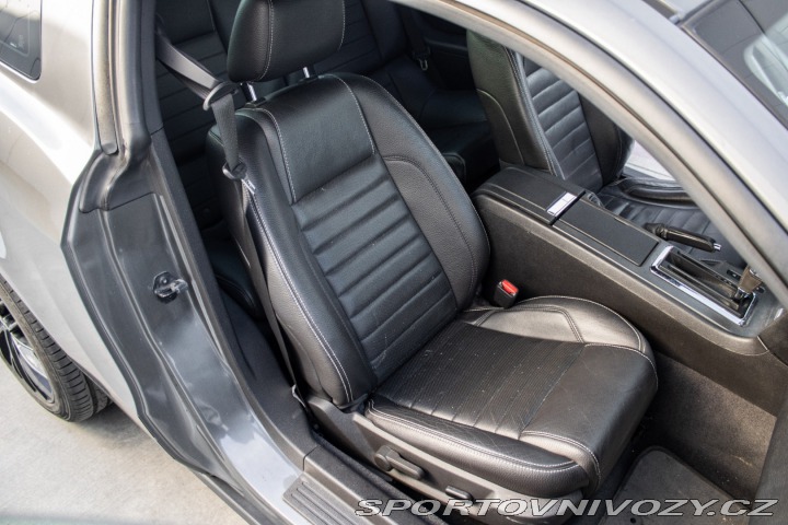 Ford Mustang Coupé 5.0 V8 307 kW / Au 2011