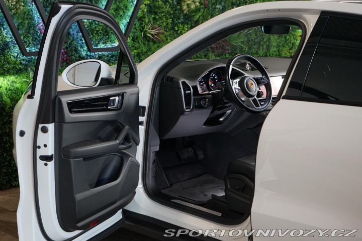 Porsche Cayenne Coupé Chrono Panorama Car 2022