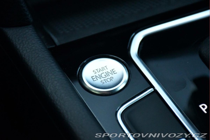Volkswagen Arteon 2,0TSi R-LINE NAVI ČR 1.M 2020