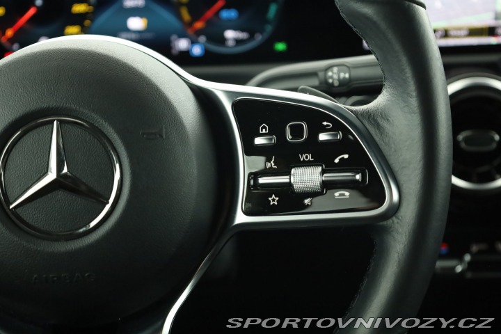 Mercedes-Benz A AMG Line A 250e 2023