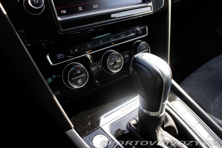 Volkswagen Ostatní modely Passat Variant Variant 2.0 BiTDI 240k B 2015