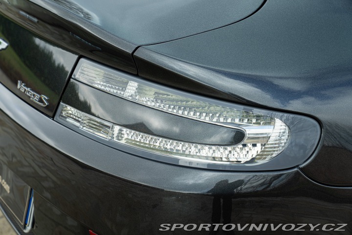 Aston Martin Vantage S 2013