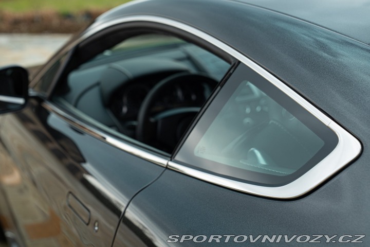 Aston Martin Vantage S 2013