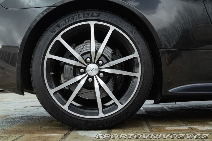 Aston Martin Vantage S 2013