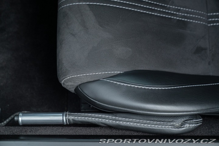 Aston Martin Vantage S 2013