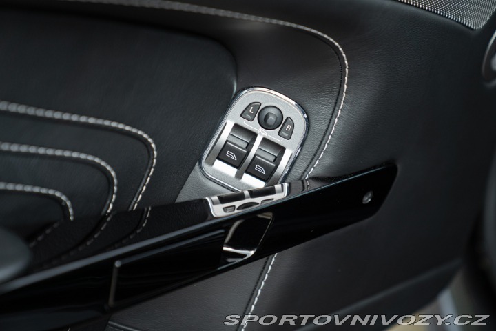 Aston Martin Vantage S 2013