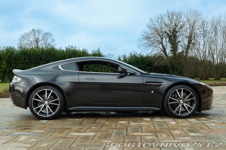 Aston Martin Vantage S 2013