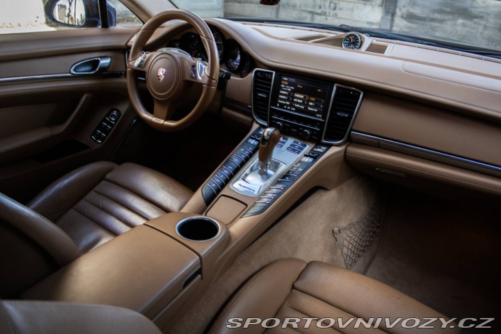Porsche Panamera Turbo S 4.8 PDK 2012