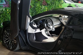 McLaren GT Lift B&W LED Záruka 2023