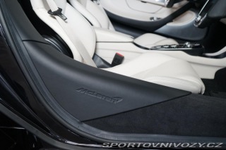 McLaren GT Lift B&W LED Záruka 2023