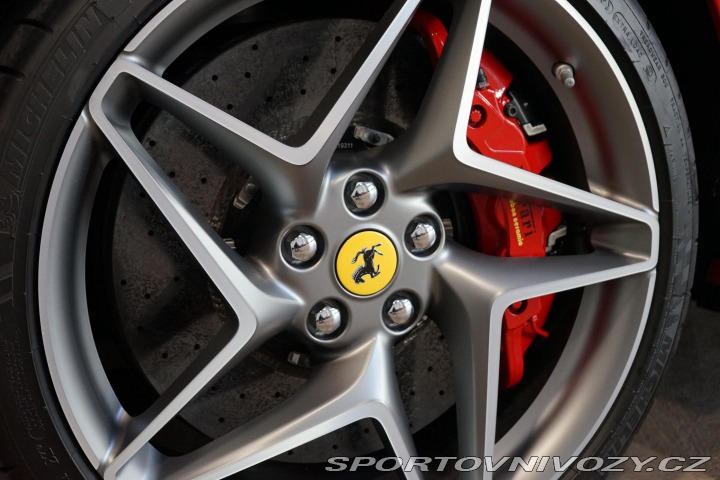 Ferrari F8 Tributo Lift Carbon Dayto 2022