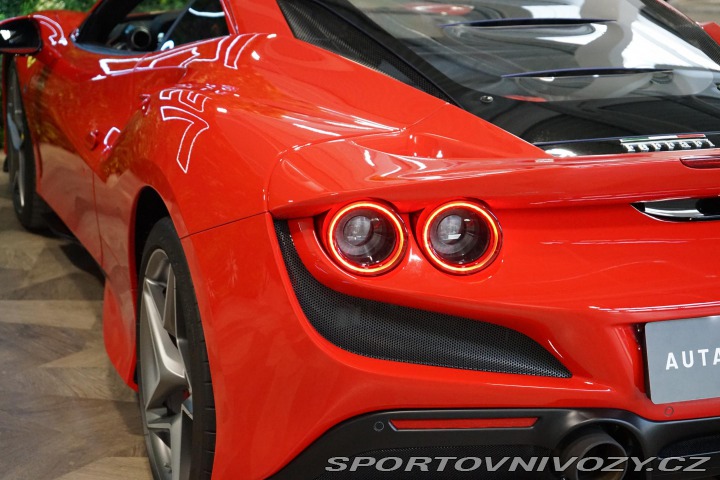 Ferrari F8 Tributo Lift Carbon Dayto 2022