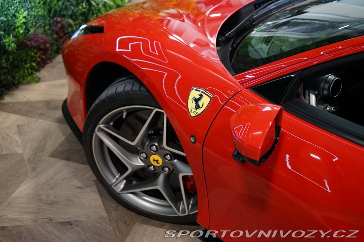 Ferrari F8 Tributo Lift Carbon Dayto 2022