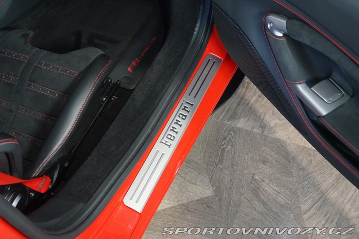 Ferrari F8 Tributo Lift Carbon Dayto 2022