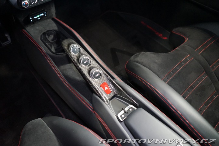 Ferrari F8 Tributo Lift Carbon Dayto 2022