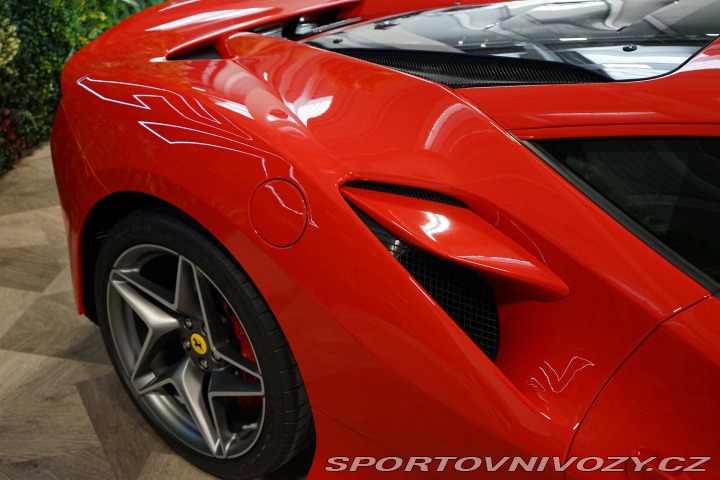 Ferrari F8 Tributo Lift Carbon Dayto 2022