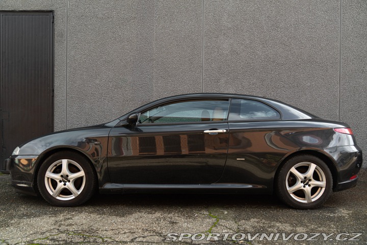 Alfa Romeo GT Coupé JTS DISTINCTIVE EDITION 2005