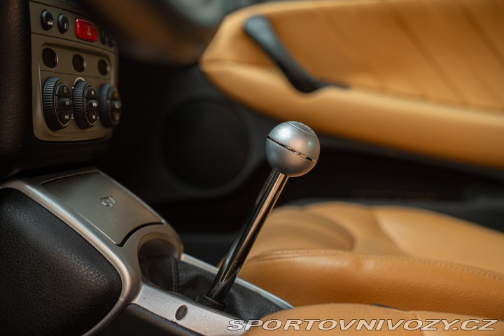 Alfa Romeo GT Coupé JTS DISTINCTIVE EDITION 2005
