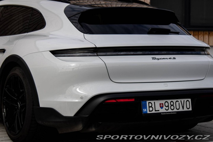 Porsche Taycan 4S Cross Turismo 2022