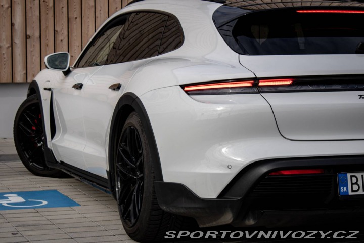 Porsche Taycan 4S Cross Turismo 2022
