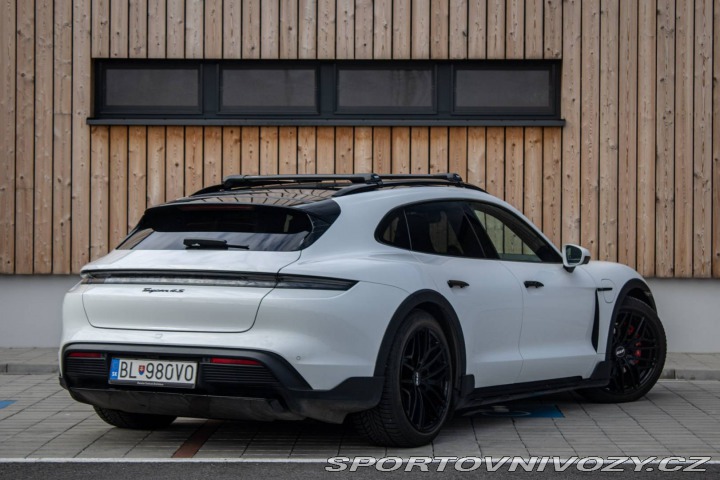 Porsche Taycan 4S Cross Turismo 2022