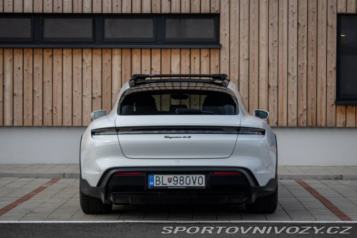 Porsche Taycan 4S Cross Turismo 2022