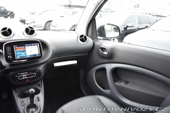 Smart Fortwo EQ*60kW*NAVI*KLIMA*DPH* 2018