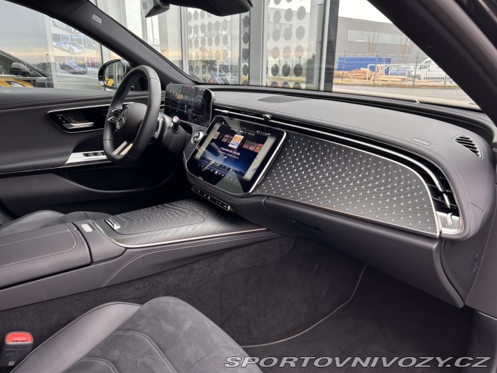 Mercedes-Benz E E 220d 4MATIC AMG 2024