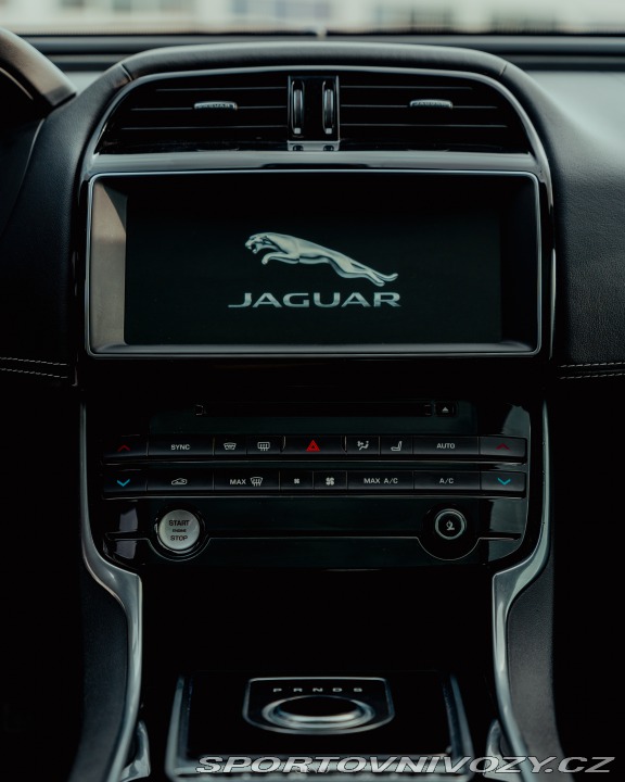 Jaguar XE 2016