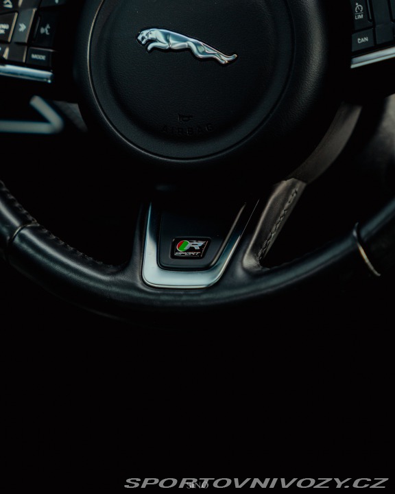 Jaguar XE 2016