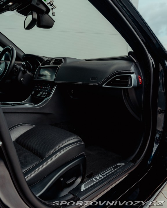 Jaguar XE 2016