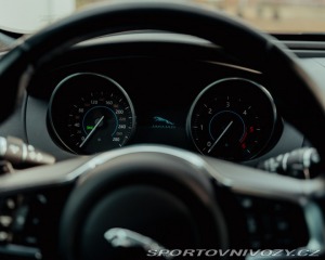 Jaguar XE  2016