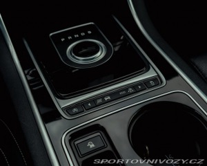 Jaguar XE  2016