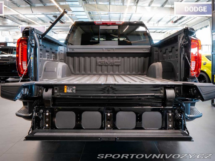 Ostatní značky Ostatní modely GMC Sierra 6.2 V8 Denali Head-Up 2026