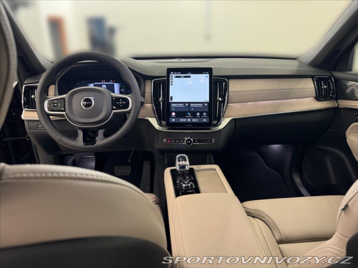 Volvo Ostatní modely XC90 2,0 T8 AWD Plus Dark 0647 2025