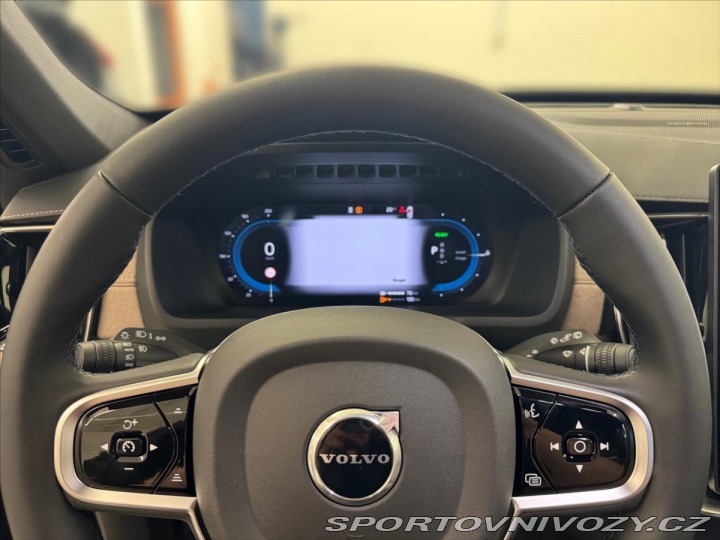 Volvo Ostatní modely XC90 2,0 T8 AWD Plus Dark 0647 2025