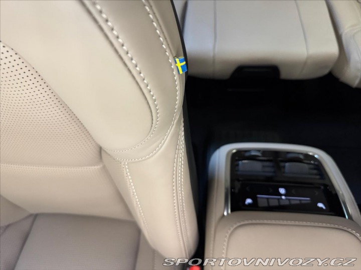 Volvo Ostatní modely XC90 2,0 T8 AWD Plus Dark 2191 2025