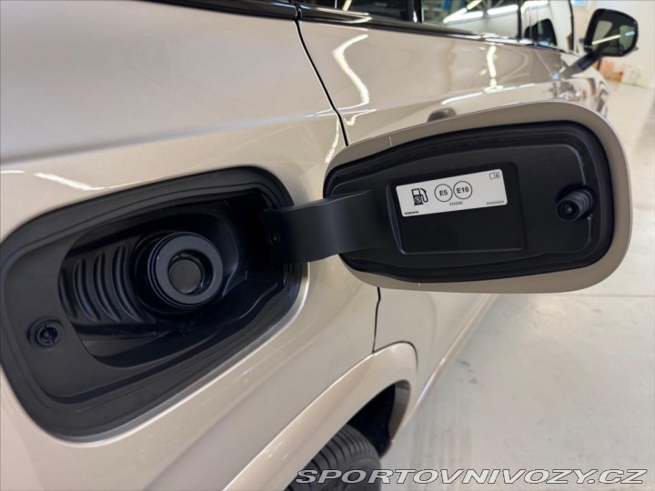 Volvo Ostatní modely XC90 2,0 T8 AWD Plus Dark 2191 2025