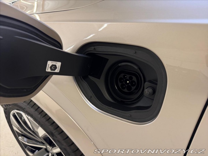 Volvo Ostatní modely XC90 2,0 T8 AWD Plus Dark 2191 2025