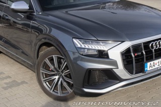 Audi SQ8  2021