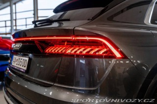 Audi SQ8  2021