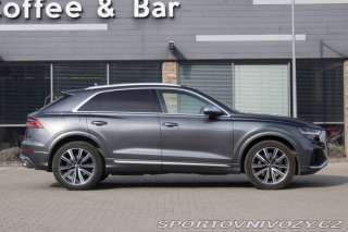 Audi SQ8  2021