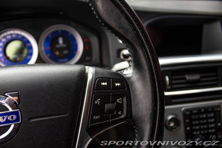 Volvo V60 D5 Momentum Geartronic 2011